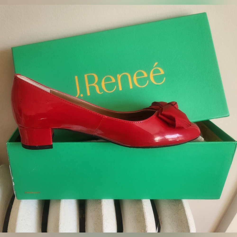 J.Renee Red Patent Bow Pumps, Sz. 6